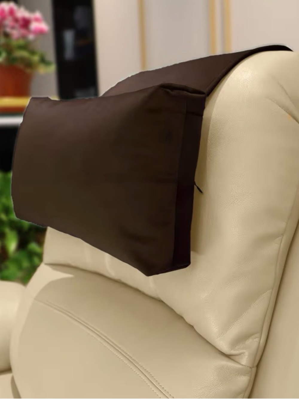 🤎✨ NWT Headrest Pillow – Pearl Cotton Filling (Chocolate) ✨🤎